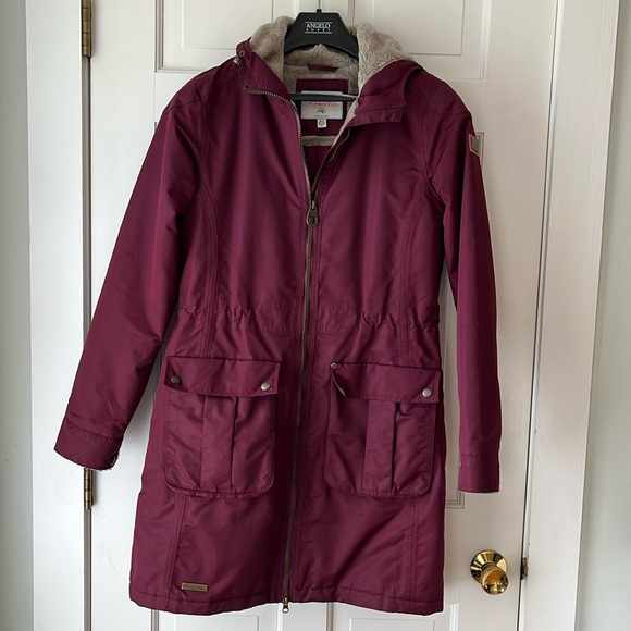 Insulated hooded parka - Picture 2 of 11